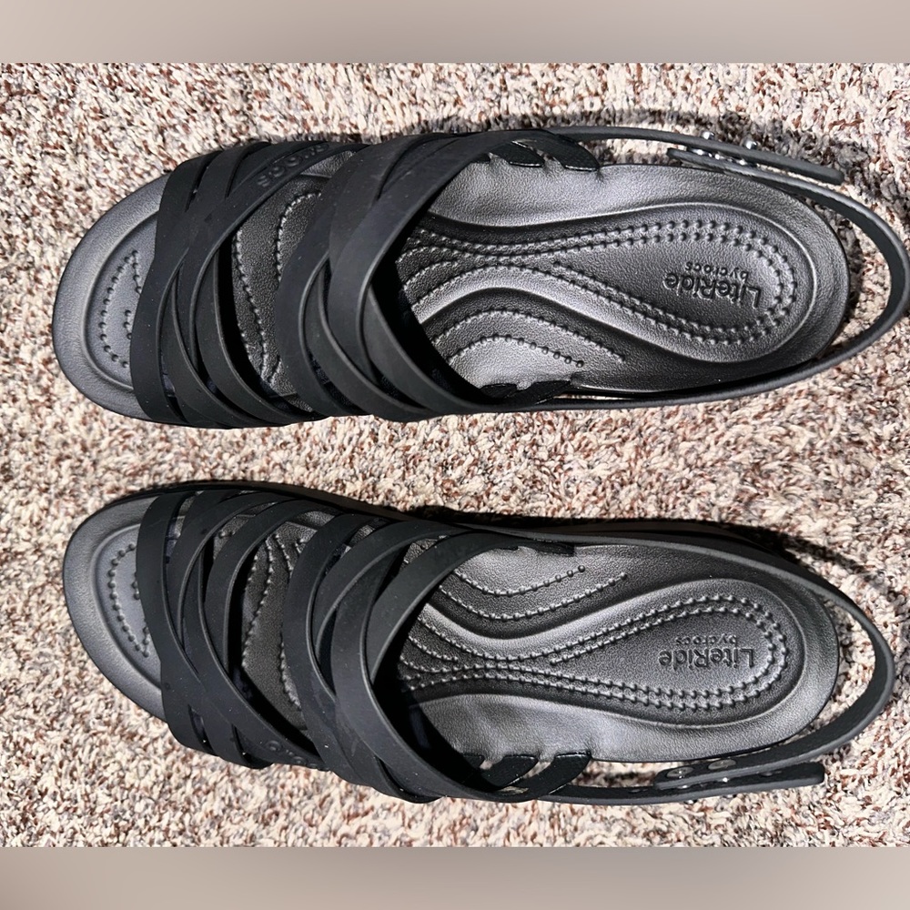 Women’s size 9 - croc wedge heel in black